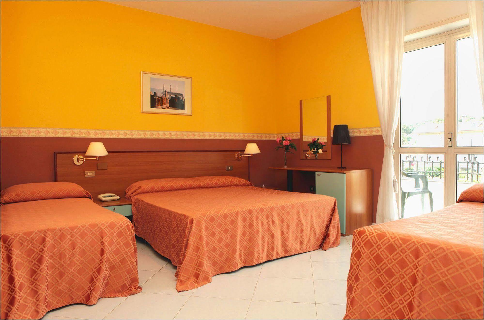 Hotel Iside Pompei Exterior photo